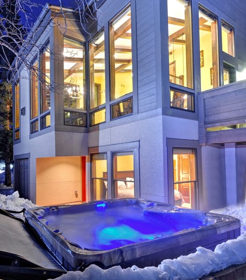 House, 5 Bedrooms | Terrace/patio