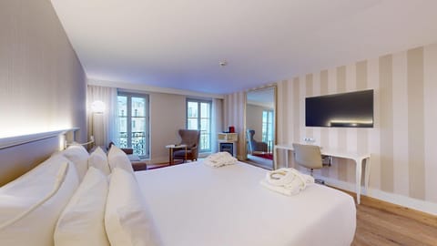 Minibar, in-room safe, desk, soundproofing