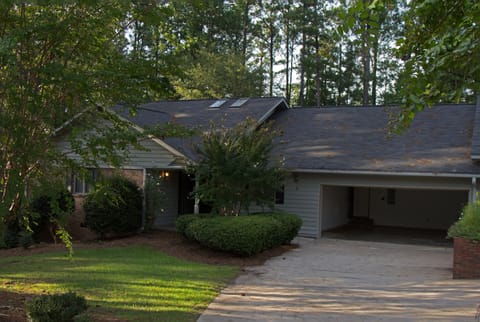 Lakefront Townhouse with Double Garage; 2800 Sq. Ft.