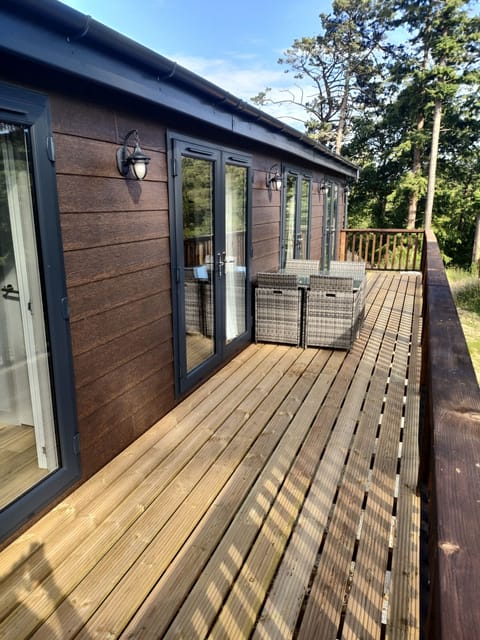 Deluxe Apartment, Ensuite (Badger) | Balcony view