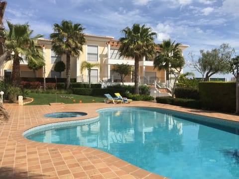 Apartment with pool & jacuzzi- with beautiful gardens 