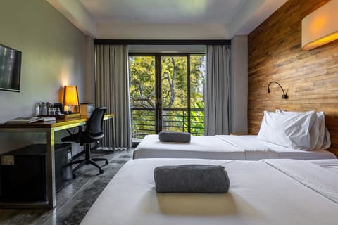 Deluxe Double or Twin Room | In-room safe, desk, blackout drapes, free WiFi