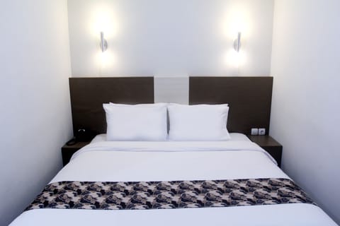 Business Room | Premium bedding, desk, soundproofing, free WiFi