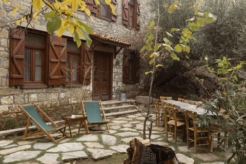 Panoramic Chalet, 3 Bedrooms, Patio, Sea Facing | Garden view