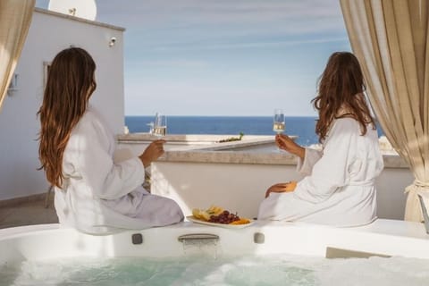 Jetted tub