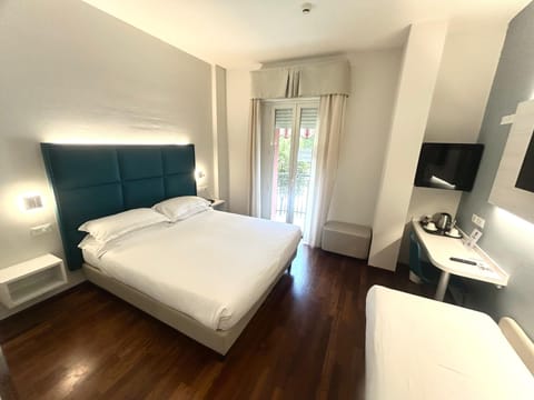 Superior Room, 1 King Bed (with Single Sofabed) | Minibar, in-room safe, desk, blackout drapes