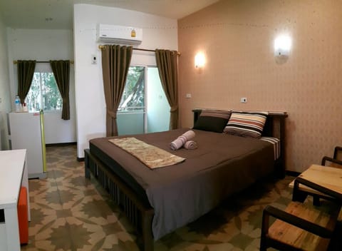 Standard Room | Desk, blackout drapes, rollaway beds, free WiFi
