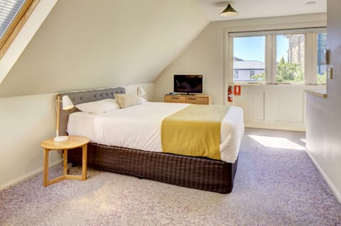 One bedroom Unit | Desk, iron/ironing board, free WiFi, bed sheets