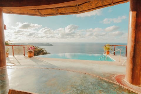 Infinity pool