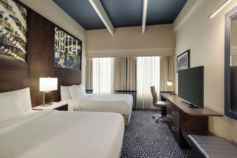Premium bedding, in-room safe, desk, laptop workspace