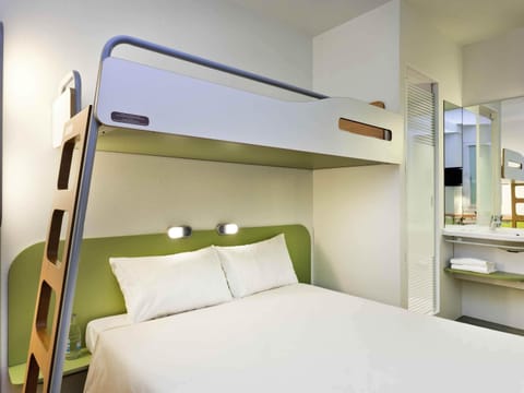 Room, 1 Double Bed | Soundproofing, free WiFi