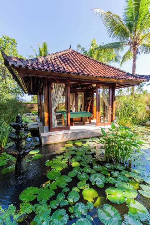 Couples treatment rooms, deep-tissue massages, body scrubs, facials