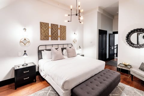 Luxury House, 6 Bedrooms | Premium bedding, pillowtop beds, individually decorated