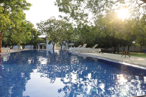 Outdoor pool, an infinity pool