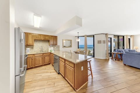 Premium Condo, 3 Bedrooms, Balcony | Private kitchen | Fridge, microwave, oven, stovetop
