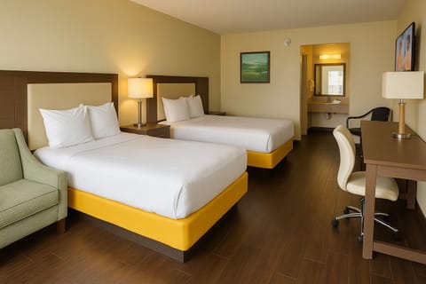 Double Room | Desk, iron/ironing board, free WiFi, bed sheets