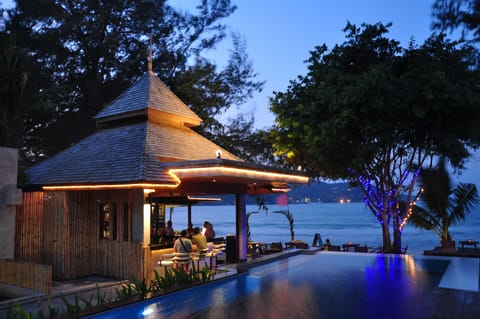 Poolside bar