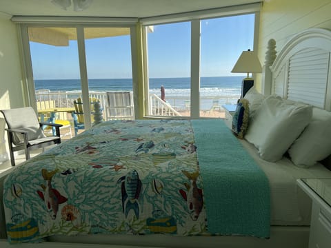 Master Bedroom, King Bed, Balcony, spacious