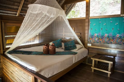 Seafront Bungalow | In-room safe, cribs/infant beds, free WiFi, bed sheets