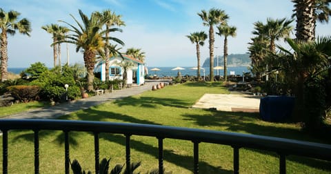 Family Room, 2 Bedrooms, Ocean View (82 sqm.) | View from room