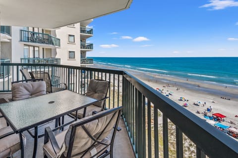 Condo, 4 Bedrooms | Property grounds