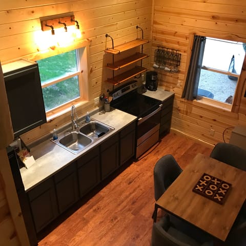 Open concept kitchen & dining room.