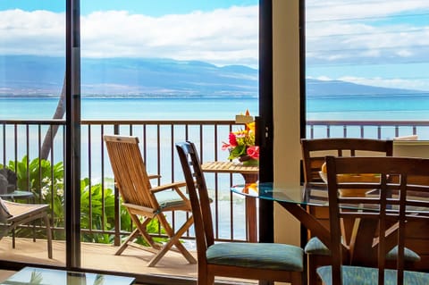 Hono Kai C1 Lanai Ocean View