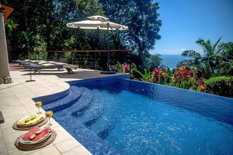 Costa Rican pineapples are sweet, but not as sweet as this view!