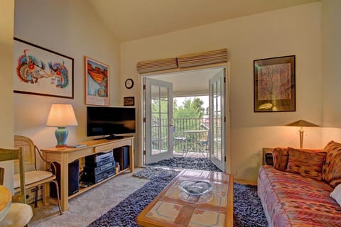 Condo, 2 Bedrooms | Interior