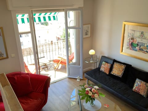 Modern furniture and adorned with original artwork of our friends.