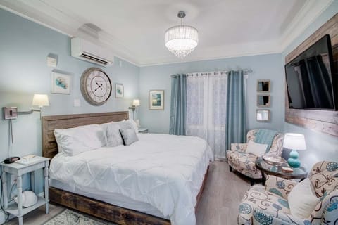 King size bed