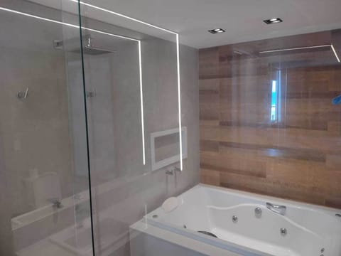 Deluxe Room | Desk, laptop workspace, blackout drapes