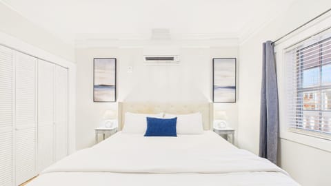 Studio layout with King bed (sleeps 2)