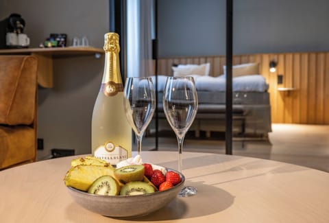 Suite, Sauna | Desk, iron/ironing board, free WiFi, bed sheets
