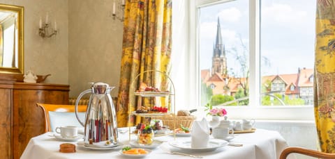 Daily continental breakfast for a fee