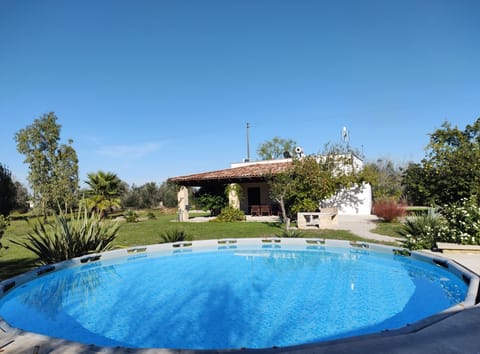 Unshared swimming pool, June-Sep, with view of villa