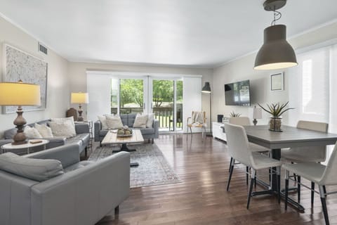 Great room, Roku TV, Internet, Cable