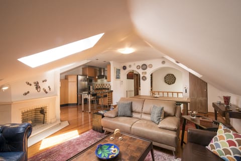 Apartment, 3 Bedrooms, 2 Bathrooms | Living room | Flat-screen TV