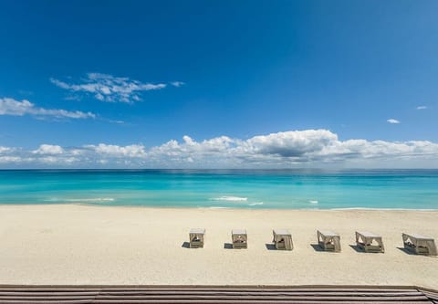 Royal Master Suite Hot Tub adults only +18 | View from room
