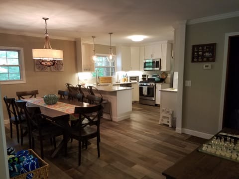 8 person dining table