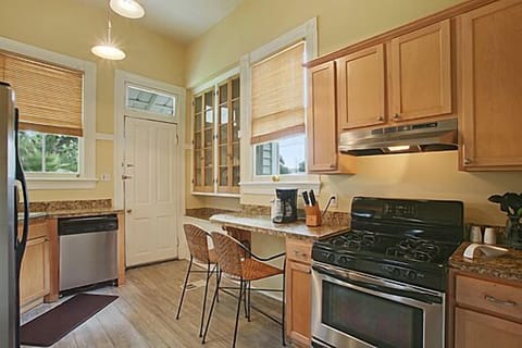 fully equipped kitchen(small but cozy)