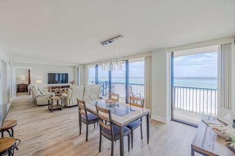 Luxurious beach living