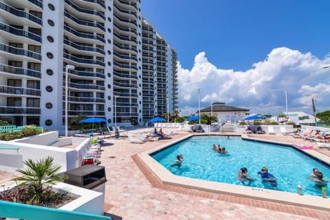 Fun in the sun at the beach at Surfside Resort!