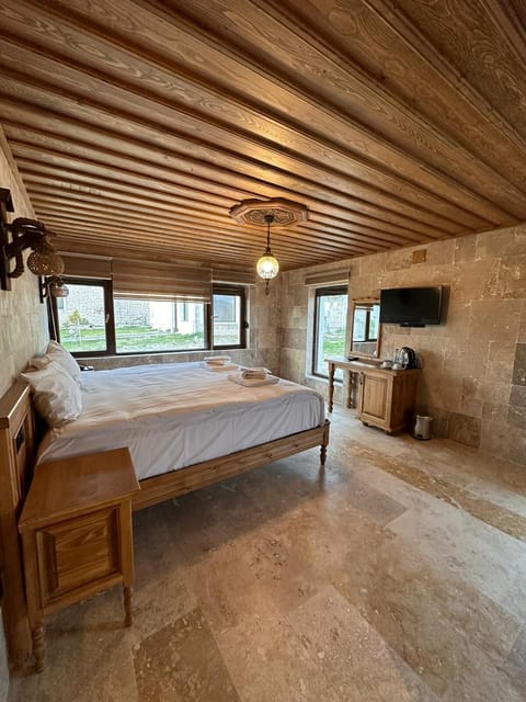 Standard Room | Premium bedding, minibar, in-room safe, desk