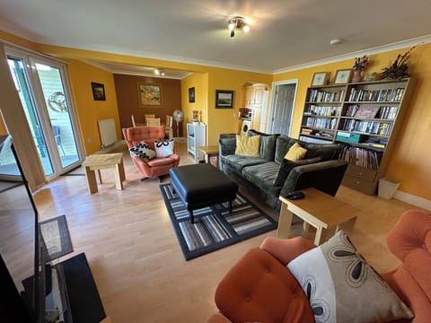 Lounge and dining area