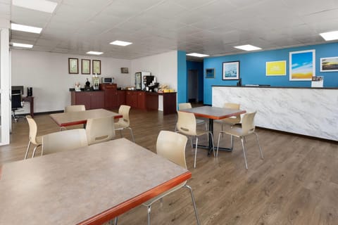 Free daily on-the-go breakfast