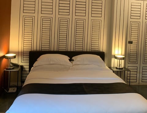 Deluxe | Minibar, in-room safe, soundproofing, rollaway beds (surcharge)