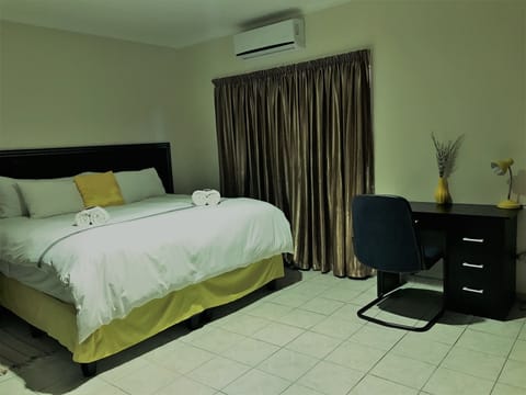 Delux Double Room  | Desk, soundproofing, WiFi (free), bed sheets