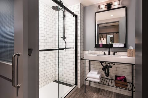 Rainfall showerhead, free toiletries, hair dryer, towels