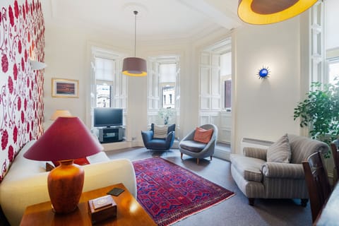 Lounge: large, bright Lounge